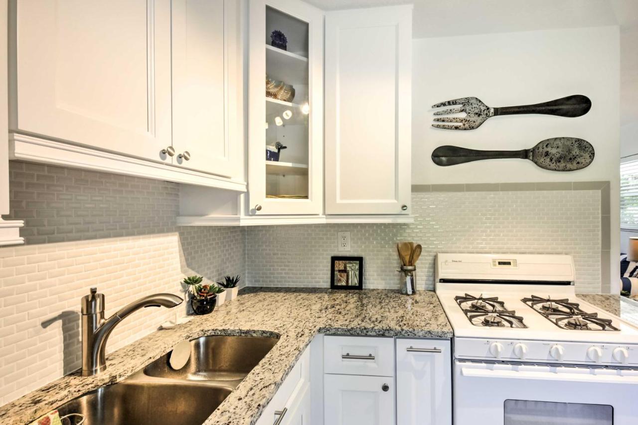 New Smyrna Beach Abode With Fire Pit, Walk To Beach! Luaran gambar