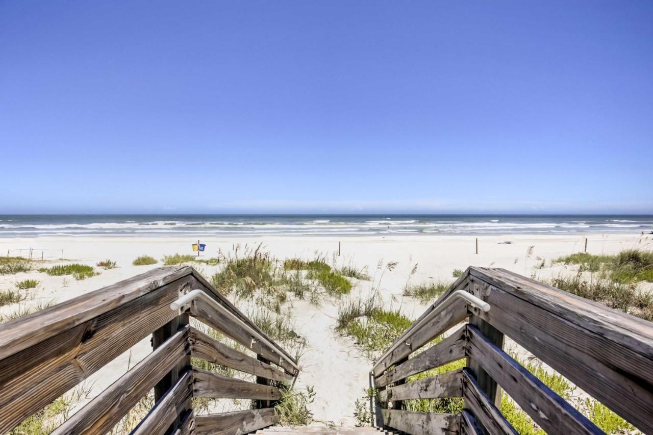 New Smyrna Beach Abode With Fire Pit, Walk To Beach! Villa Luaran gambar