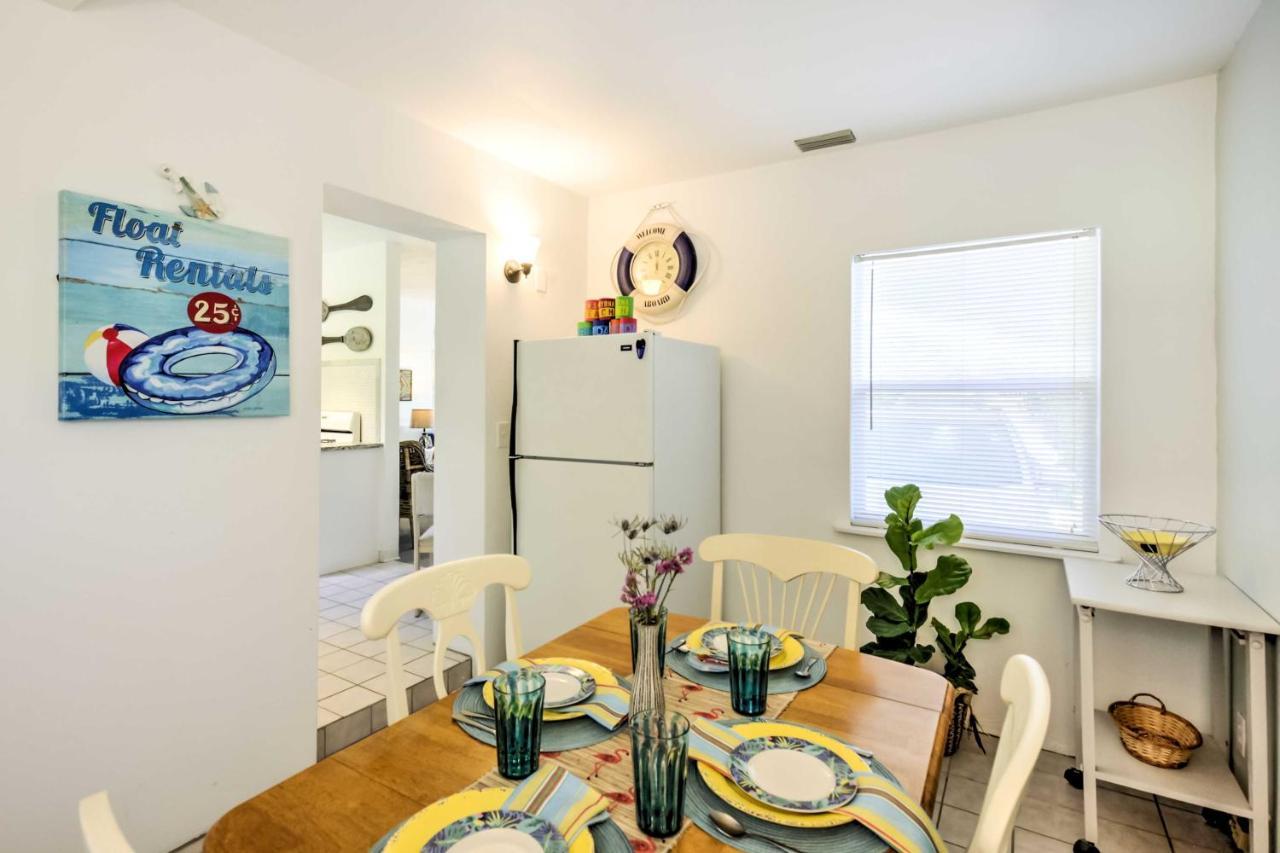 New Smyrna Beach Abode With Fire Pit, Walk To Beach! Luaran gambar