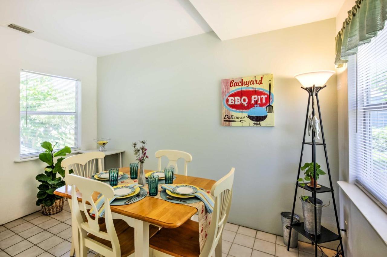New Smyrna Beach Abode With Fire Pit, Walk To Beach! Luaran gambar