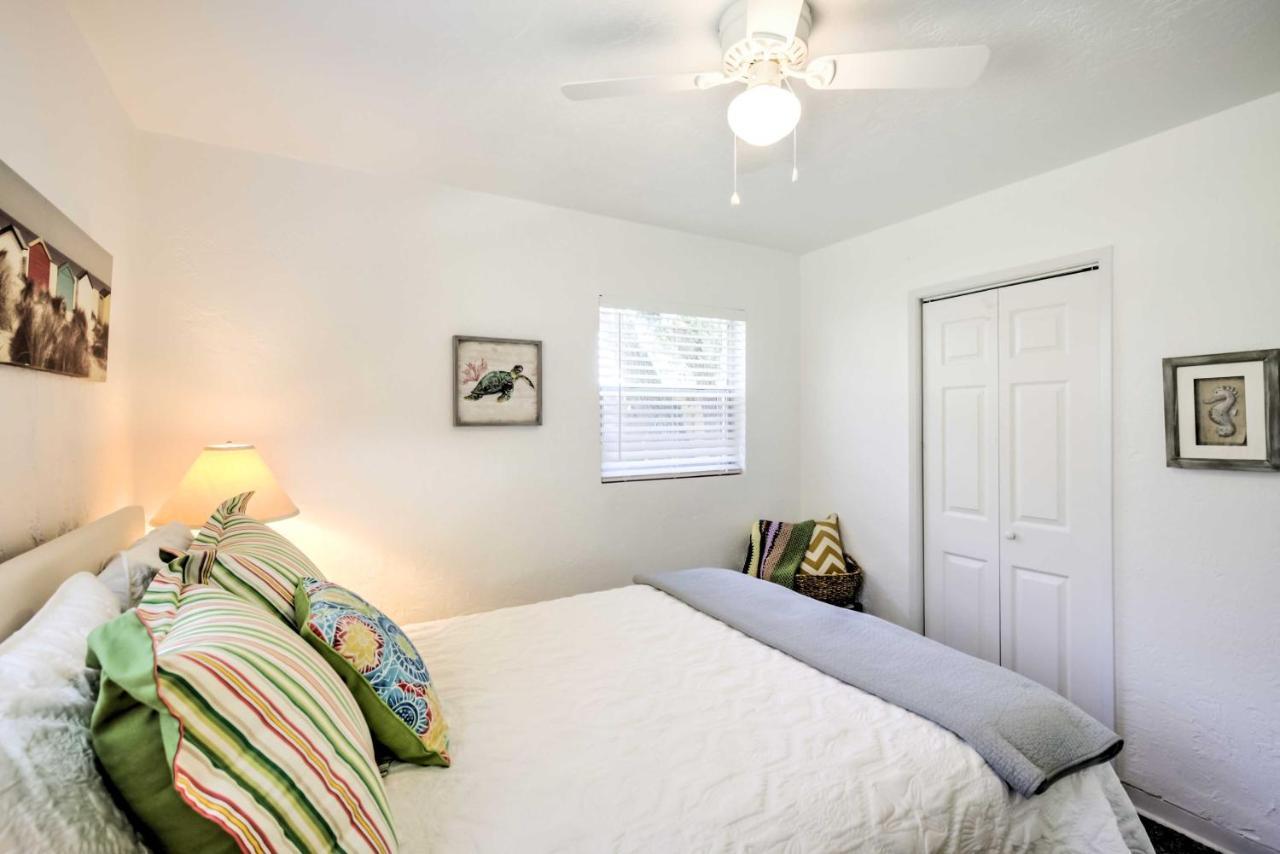 New Smyrna Beach Abode With Fire Pit, Walk To Beach! Luaran gambar