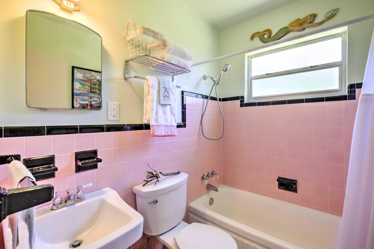 New Smyrna Beach Abode With Fire Pit, Walk To Beach! Luaran gambar