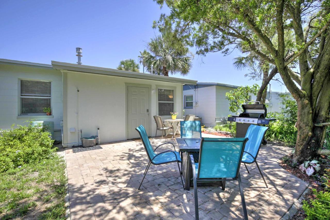 New Smyrna Beach Abode With Fire Pit, Walk To Beach! Villa Luaran gambar